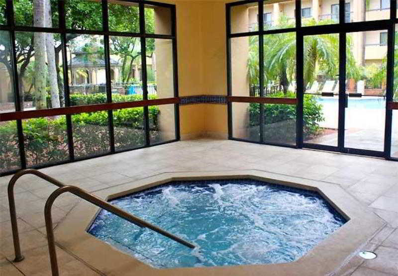 西多拉尔Courtyard Airport West Doral 3*迈阿密