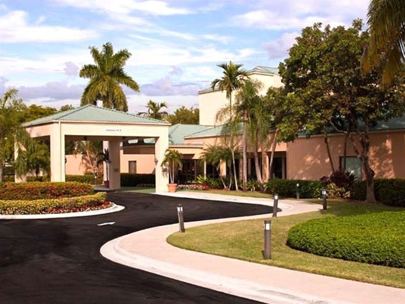 迈阿密Doral West Courtyard Airport酒店