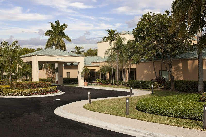 迈阿密Doral West Courtyard Airport酒店