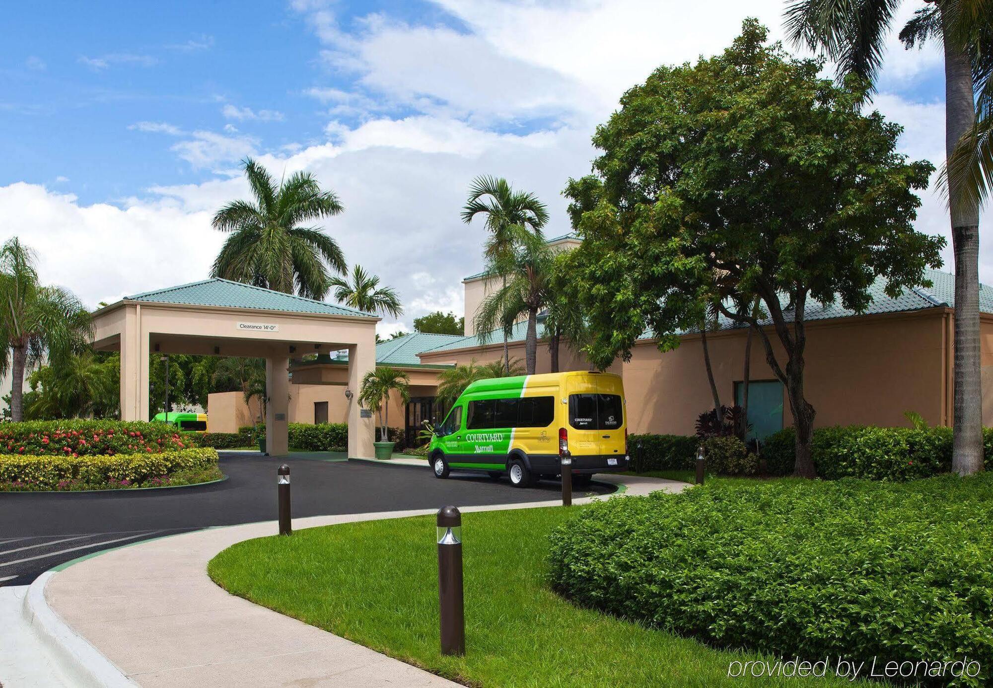 Hotel Courtyard Airport West Doral酒店
